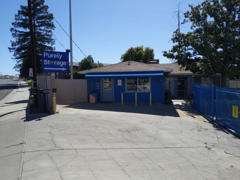front office of at 8601 Kern Canyon in Bakersfield along with large purely storage logo sign